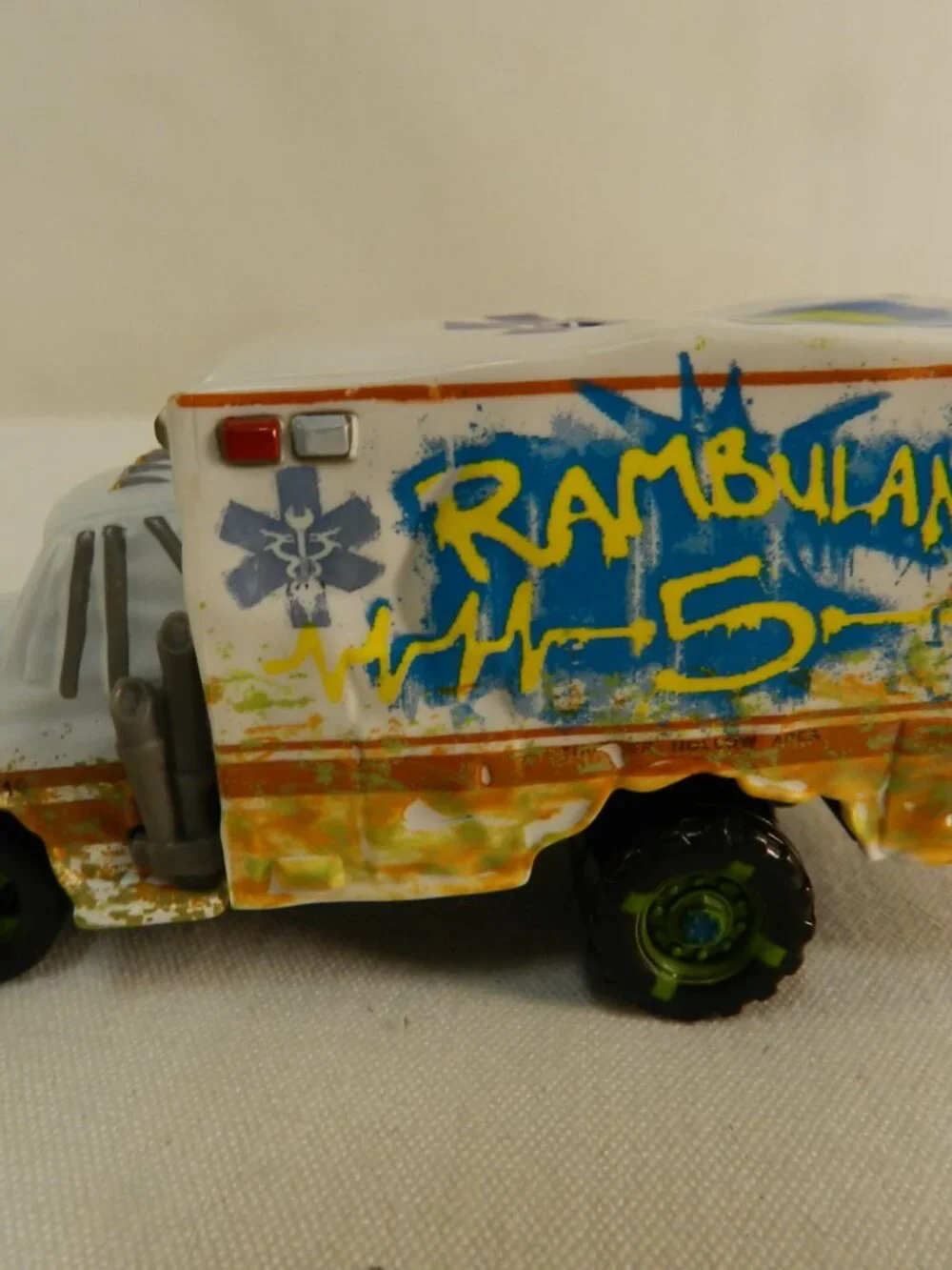 Rambulance Dr. Damage car Die Cast 3.5